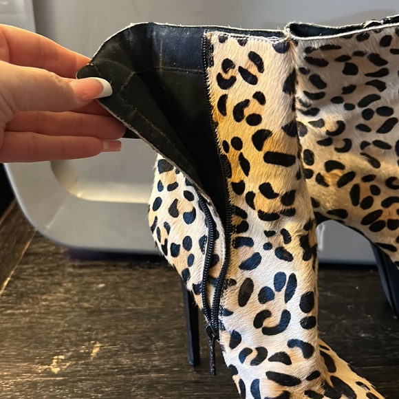 Animal print, heeled booties - Picture 6 of 16